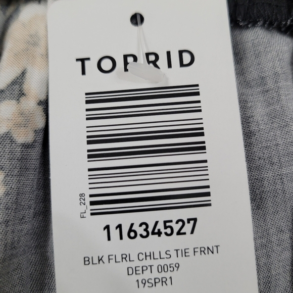 Torrid Floral Paperbag Crop Pants - Picture 3 of 7